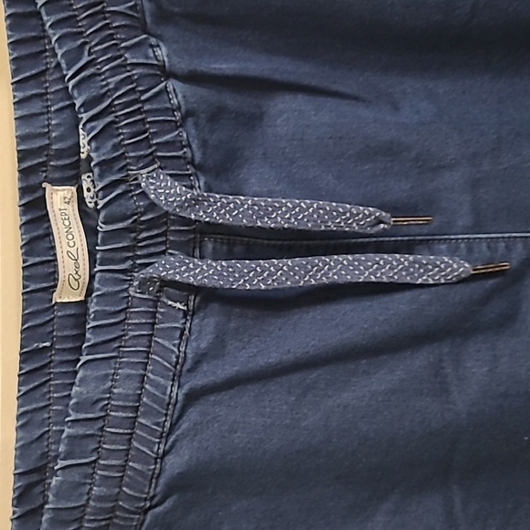 AXEL - High Waisted Baggy Jeans - Picture 2 of 6